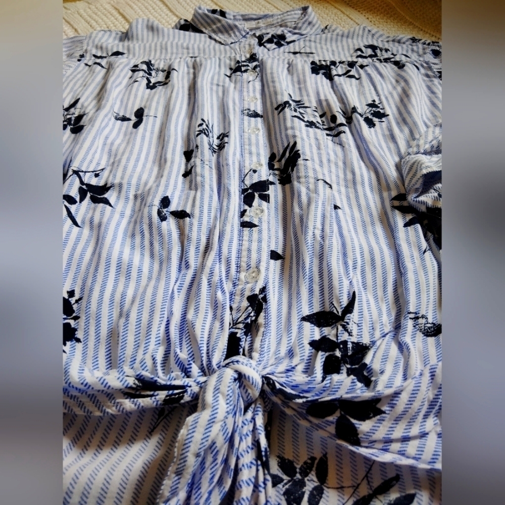 Maurices Blue and White Women's Shirt with Floral Accents!